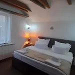 Teuta Palace Dom Faletici Hotell 3*